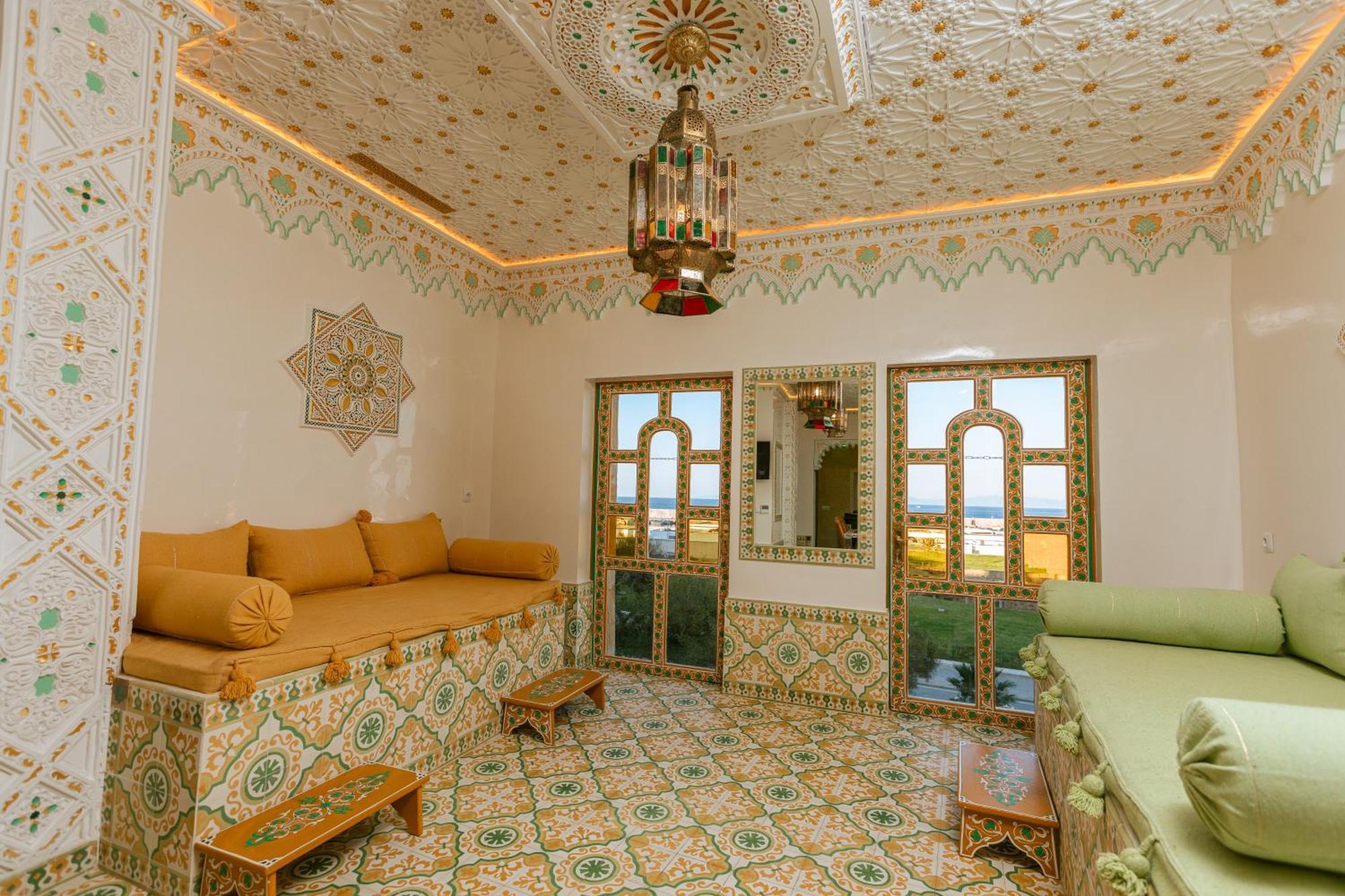 Colorful Traditional Riad W/Views Of Spain Tanger Exterior foto